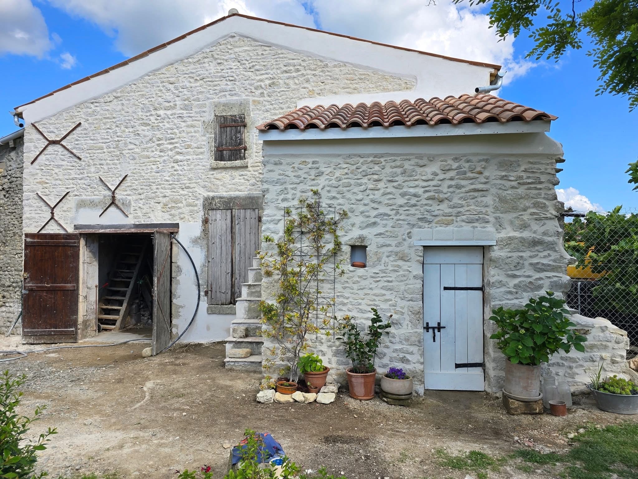 Façade en pierre après rénovation