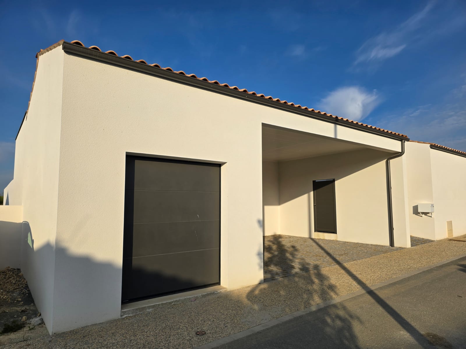Façade contemporaine terminée